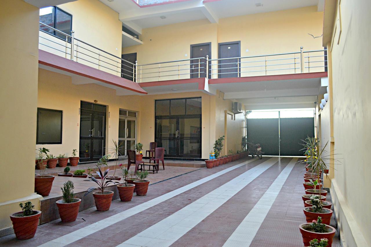 Balangir Hotel Bhammars المظهر الخارجي الصورة