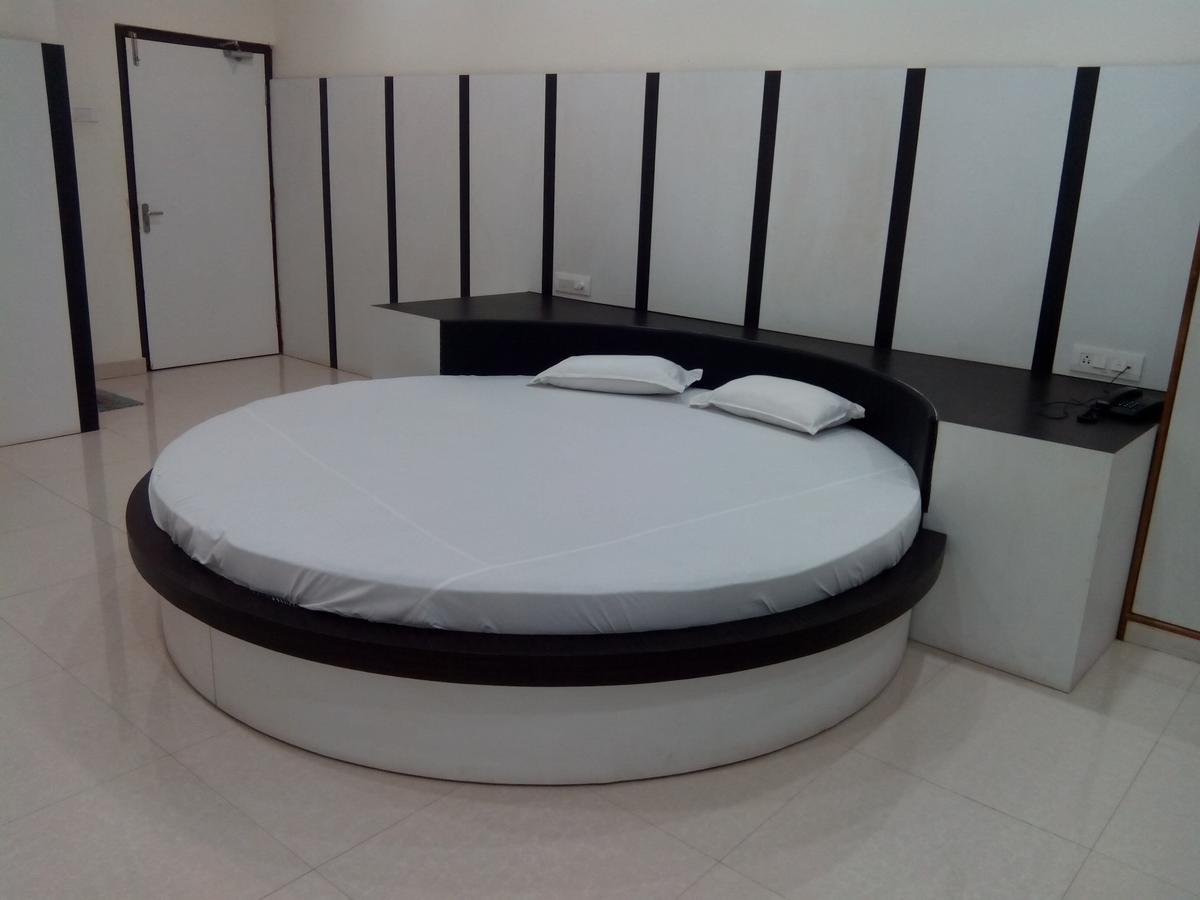 Balangir Hotel Bhammars الغرفة الصورة