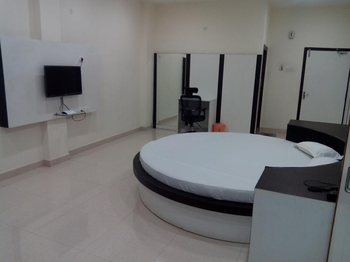 Balangir Hotel Bhammars الغرفة الصورة