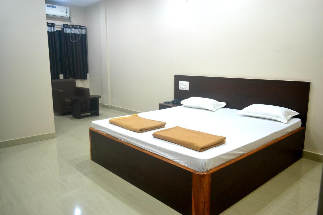 Balangir Hotel Bhammars الغرفة الصورة