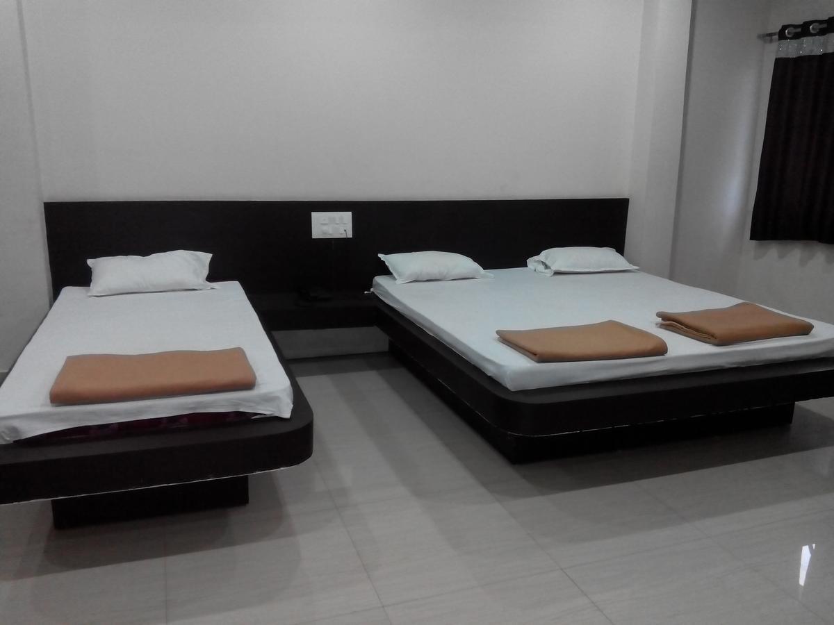 Balangir Hotel Bhammars الغرفة الصورة