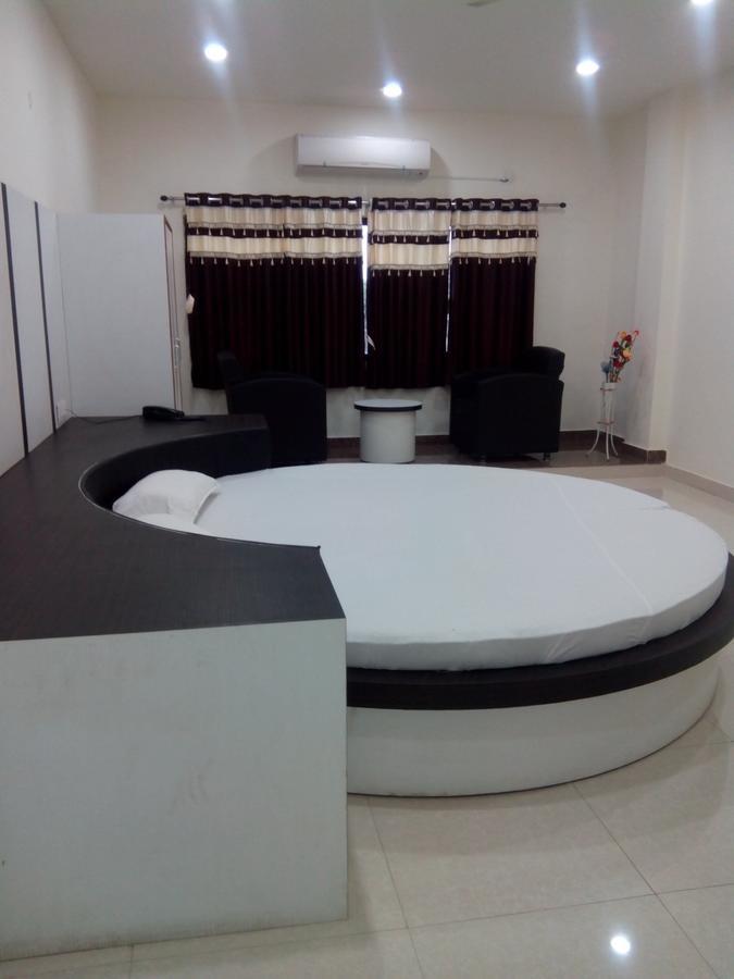 Balangir Hotel Bhammars المظهر الخارجي الصورة